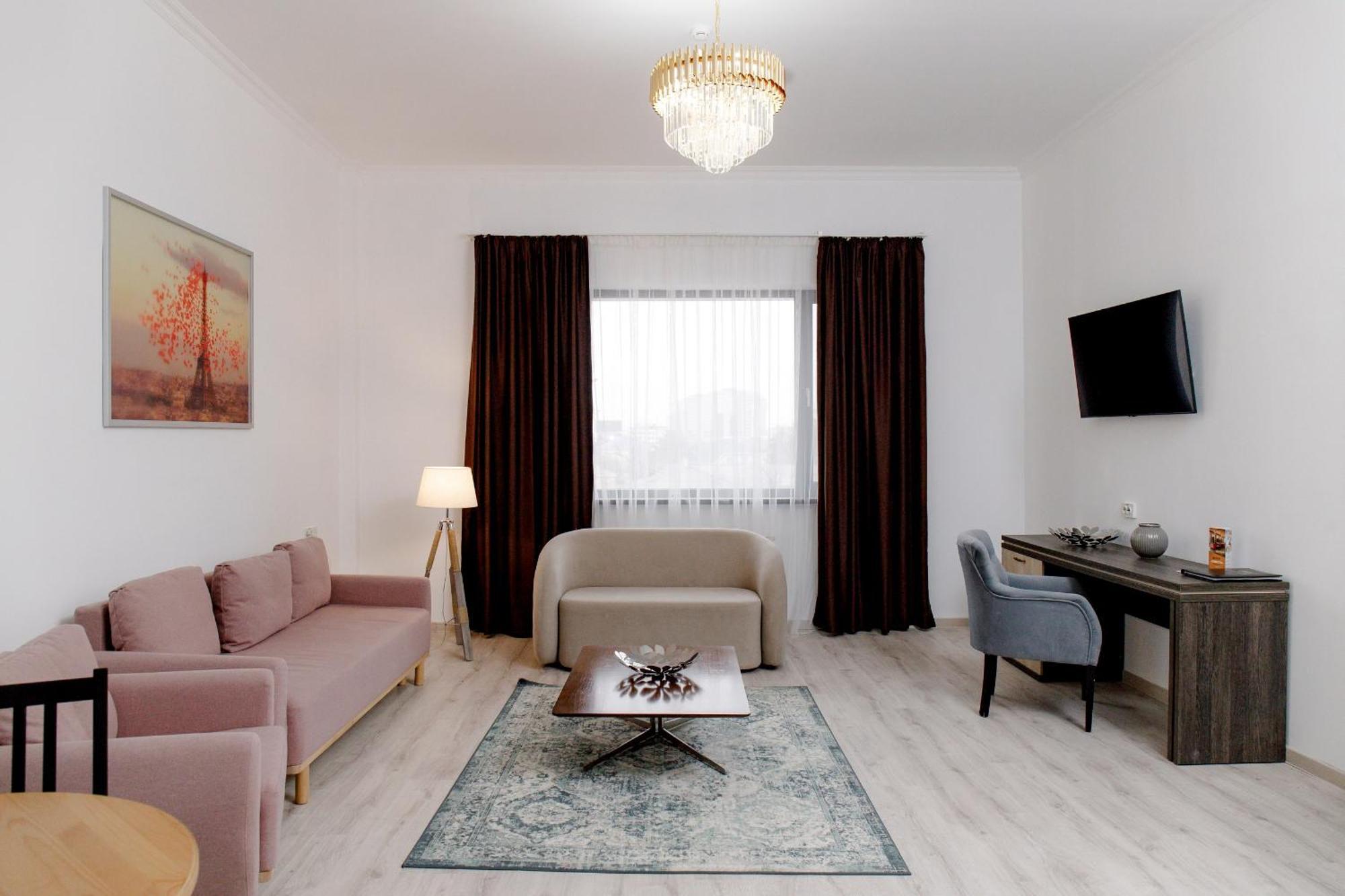 Отель Infinity Plaza Block 1 Атырау Экстерьер фото