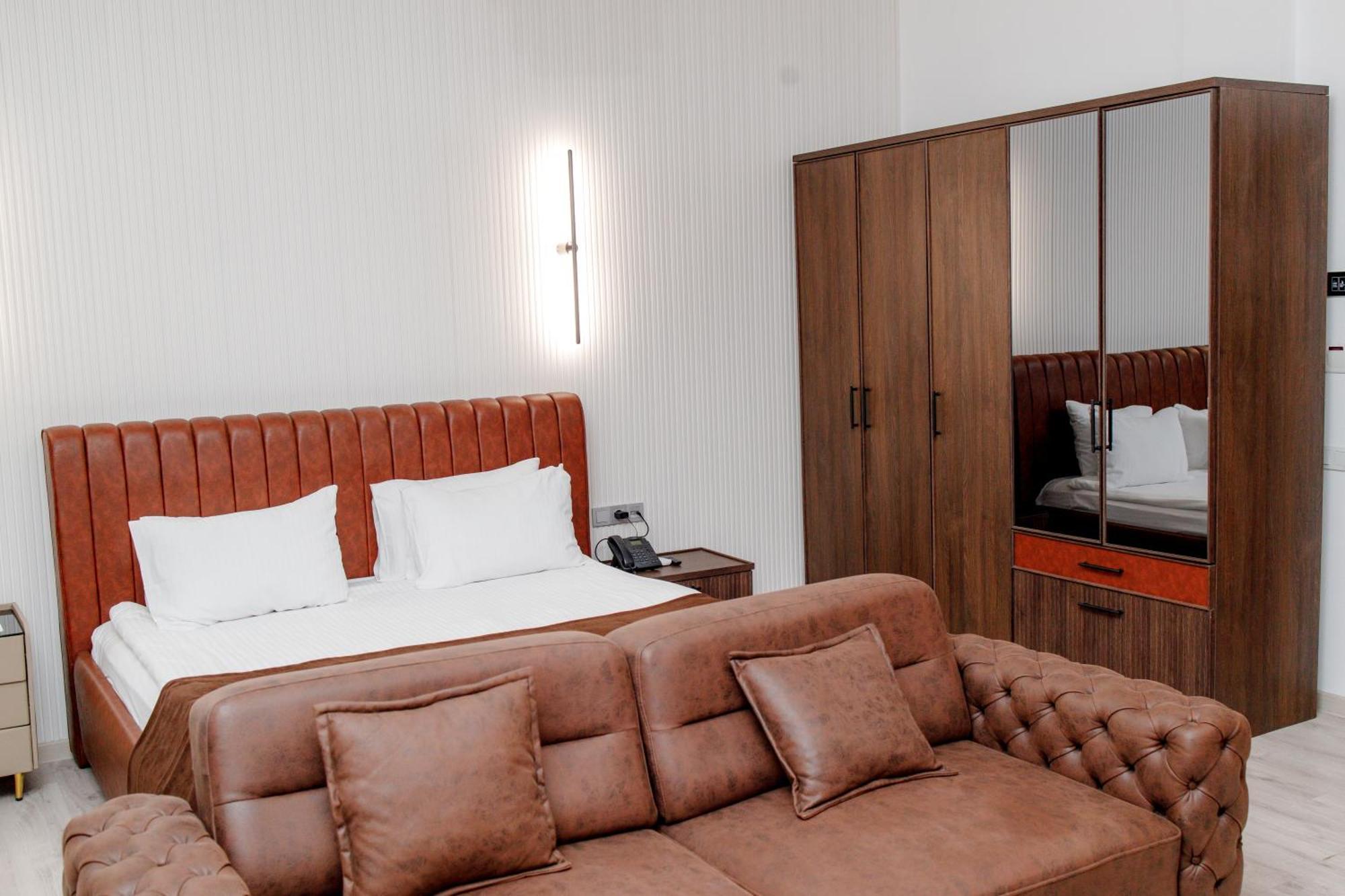 Отель Infinity Plaza Block 1 Атырау Экстерьер фото