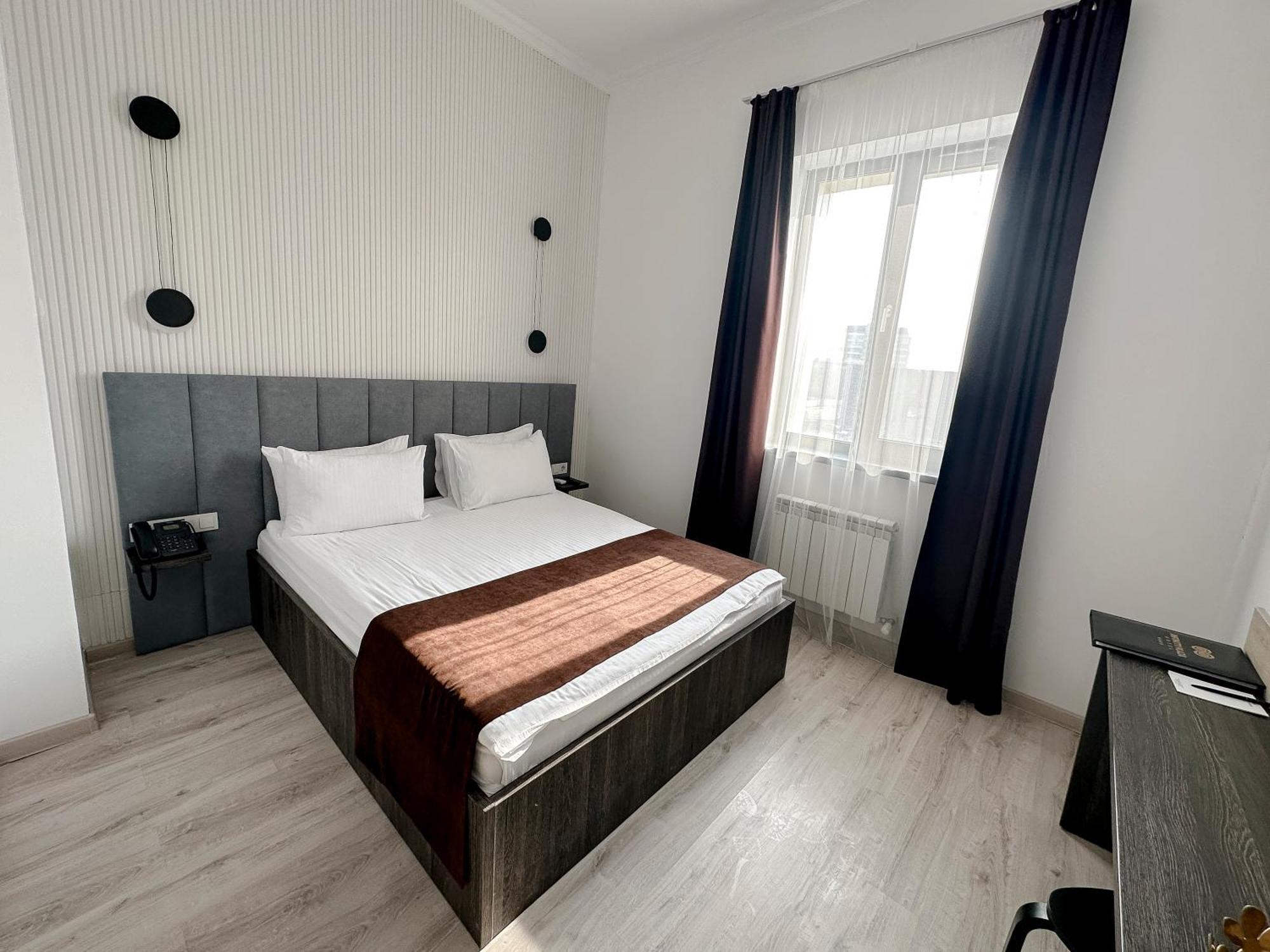 Отель Infinity Plaza Block 1 Атырау Экстерьер фото