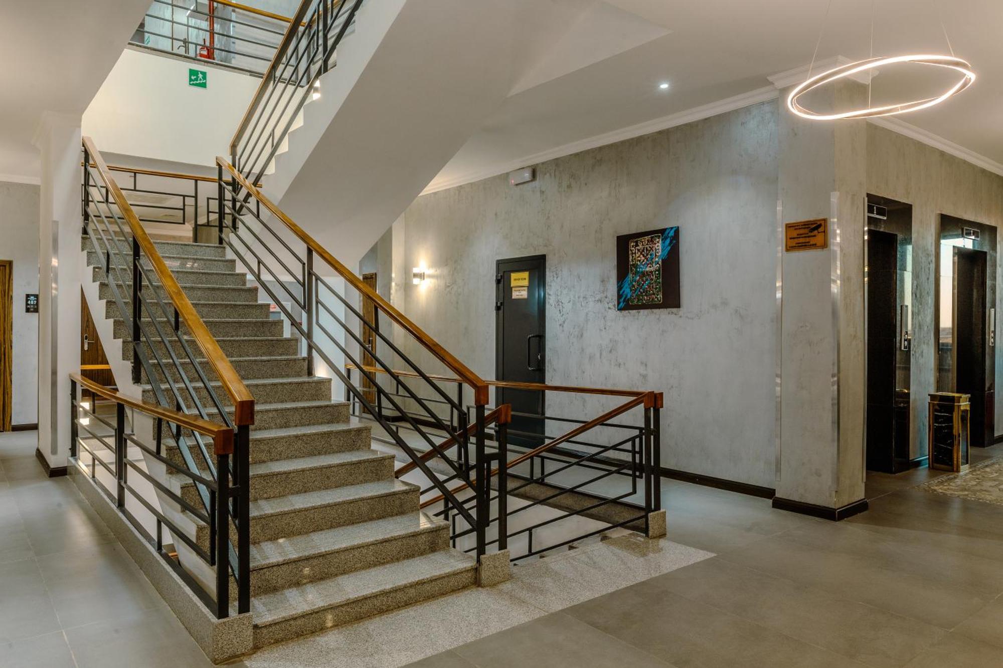 Отель Infinity Plaza Block 1 Атырау Экстерьер фото