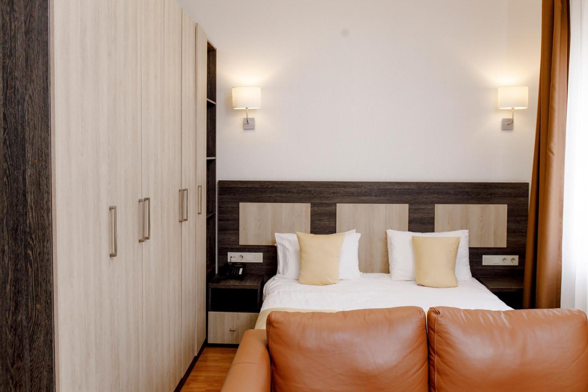 Отель Infinity Plaza Block 1 Атырау Экстерьер фото